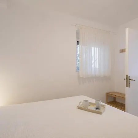 Apartment Zesa Mit Balkon Und Meerblick Kiveri