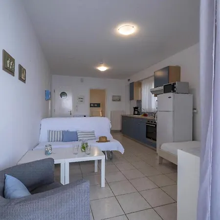 Apartment Zesa Mit Balkon Und Meerblick Kiveri